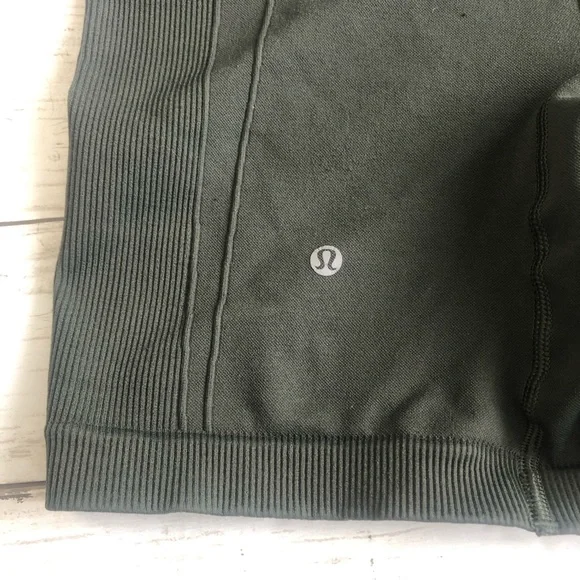 LULULEMON Women’s Green Sculpt Mid-Rise Seamless Bike Short Size 8 - Picture 3 of 10